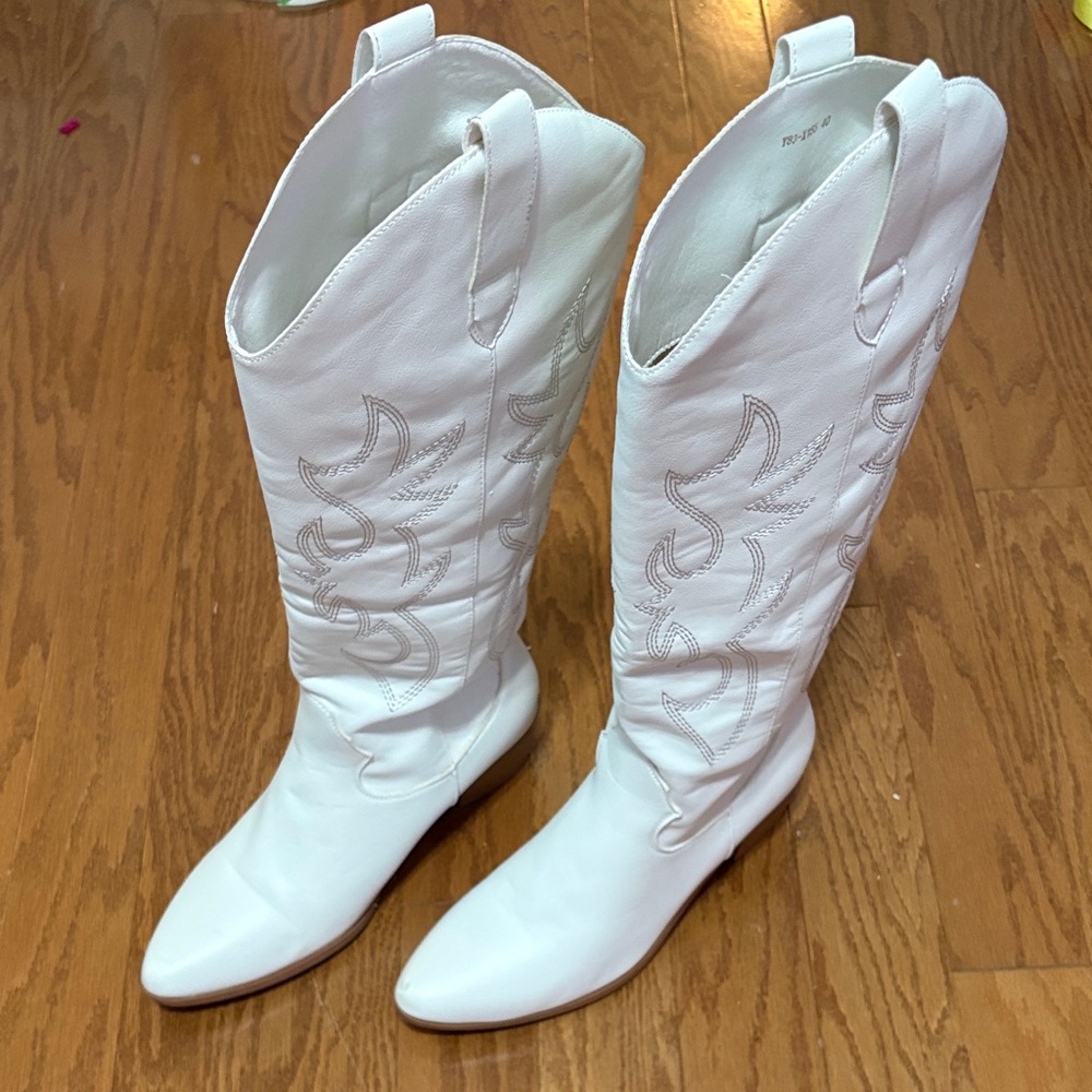 Women's White Western Knee-High Heeled Boots